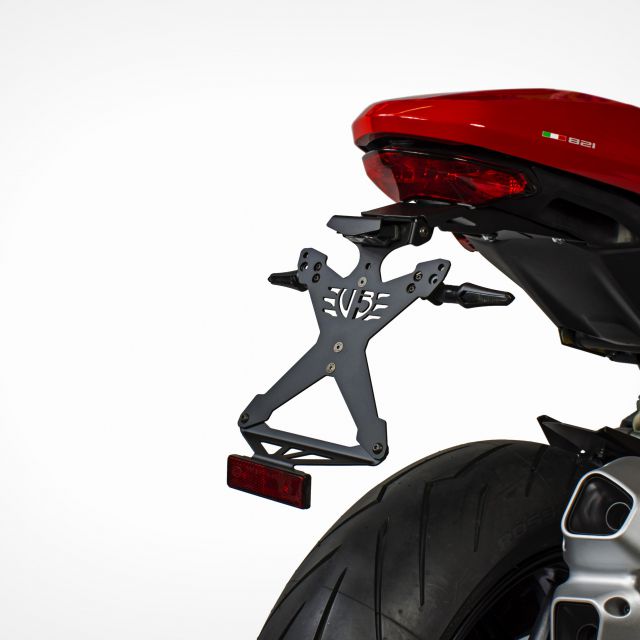 Ducati Monster 821/ SuperSport Race Line license plate kit