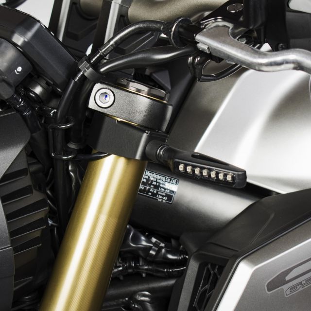 Honda CB650R aftermarket turn signals support kit on forks