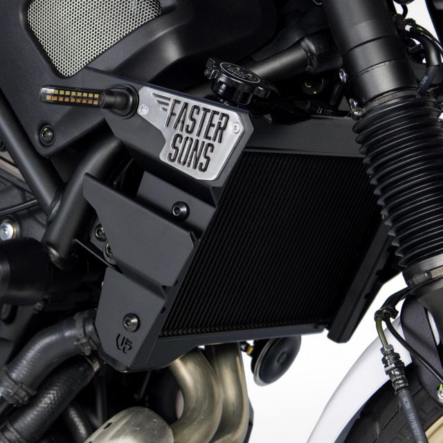 Yamaha XSR 700 Faster Sons radiator side covers