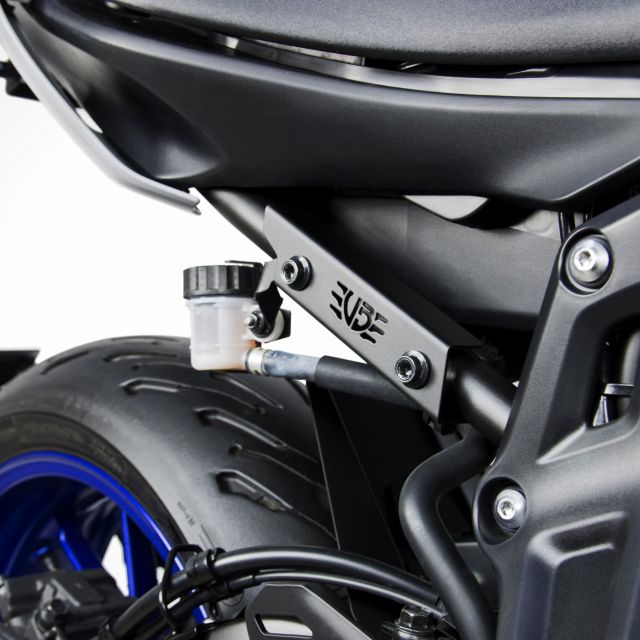 Yamaha MT-07 replacement kit for passenger footboards